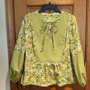 Elegant Floral Print Blouse in Yellow and Green